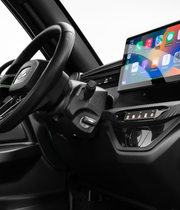 2023_Ligier_Myli_ADV Photo_R.EBEL Velvet Green_Interior Details Touch Screen CarPlay & Android Auto_CarPlay 2023_Ligier_Myli_ADV Photo_R.EBEL Velvet Green_Interior Details Touch Screen CarPlay & Android Auto_CarPlay